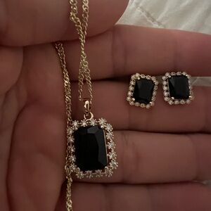 Elegant Black and Gold Jewelry Set